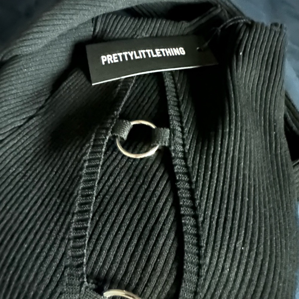 NWT PrettyLittleThing Black Cut out Ring Ribbed Top